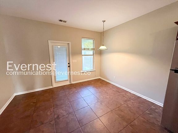 5th image of 1136 Washington Dr