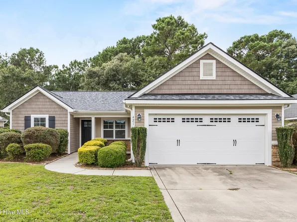 421 Ridgeway Dr, Sneads Ferry, NC 28460