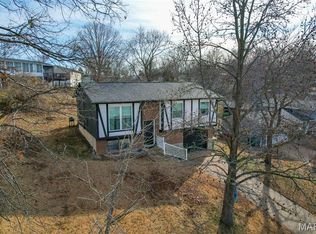 1062 Sunridge Trl W, Pevely, MO 63070