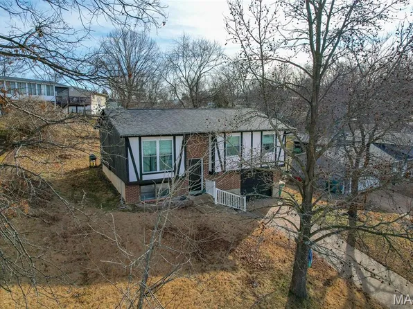 1062 Sunridge Trl W, Pevely, MO 63070