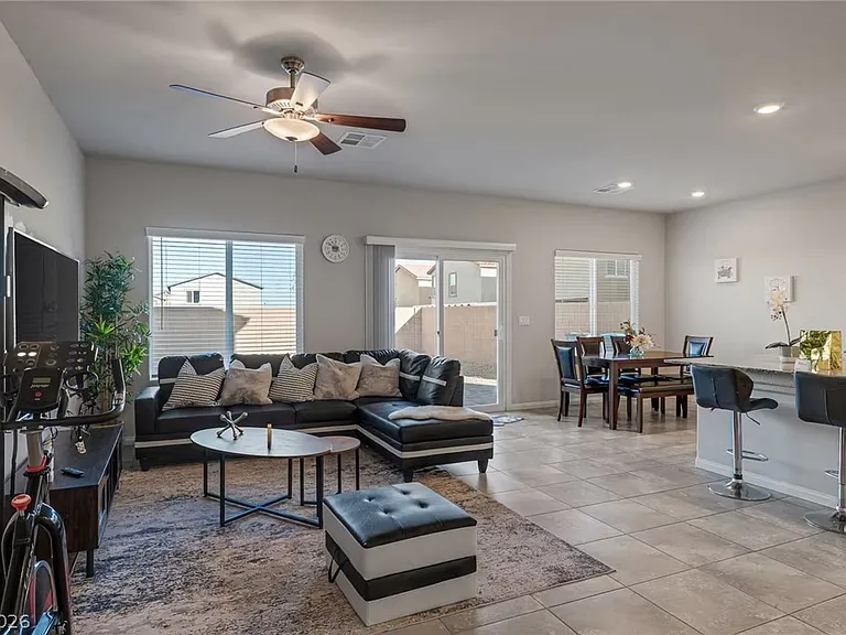 8244 Selenite St — Photo 2