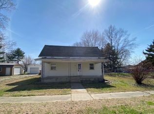 301 E 9th St, Monroe City, IN 47557