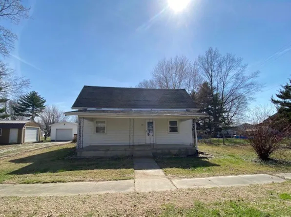 301 E 9th St, Monroe City, IN 47557