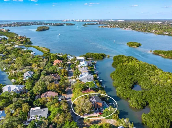 5236 Siesta Cove Dr, Sarasota, FL 34242