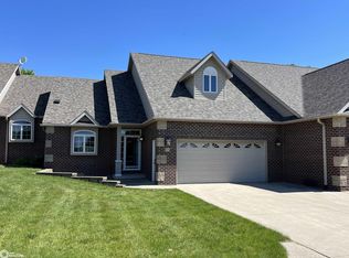 329 E Pleasant Ridge Rd, Carroll, IA 51401