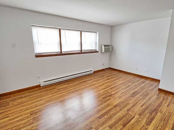 2nd image of 710 Whitman St #104