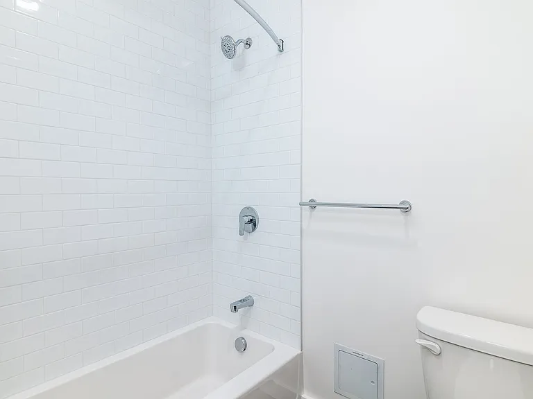 2200 Leavenworth — Photo 17