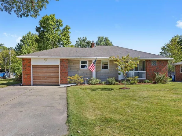 1213 Oak St, Highland, IL 62249