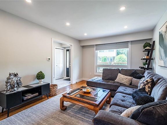 5th image of 199 York Rd #15