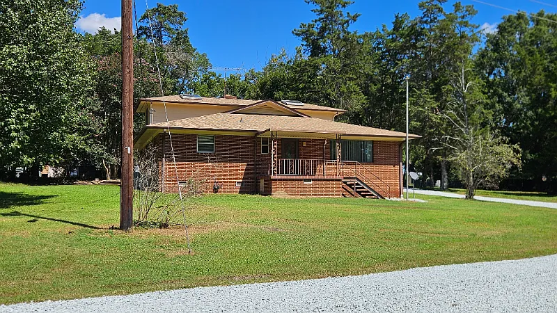 3 bed, 2000 sqft, $2,500 — Photo 1