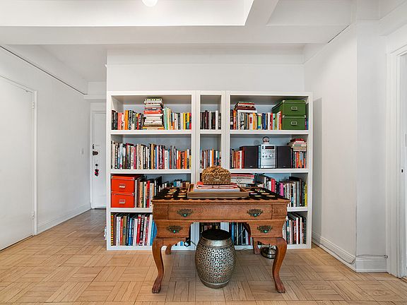 5th image of 123 E 37th St #15F