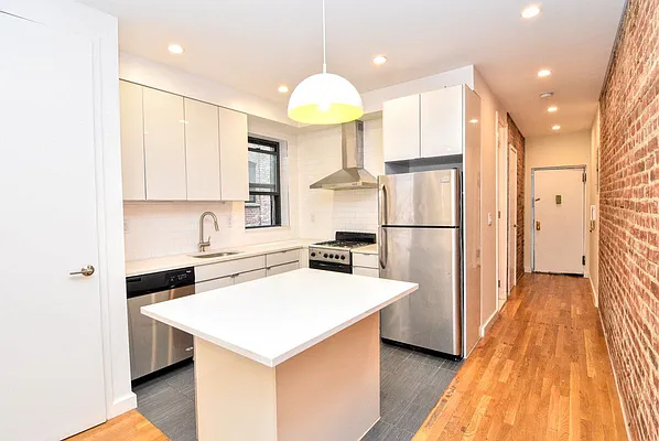 Rented by Bohemia Realty Group | media 9