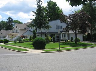 308 Blacksmith Rd, Levittown, NY 11756