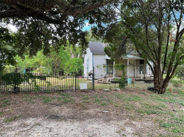420 4th St, Rosenberg, TX 77471