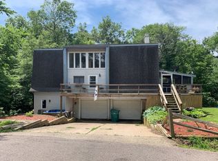3808 Garden Ct, Pekin, IL