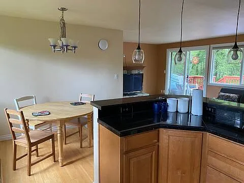 4 bed, 2.5 bath, 1710 sqft, $3,680 — Photo 3