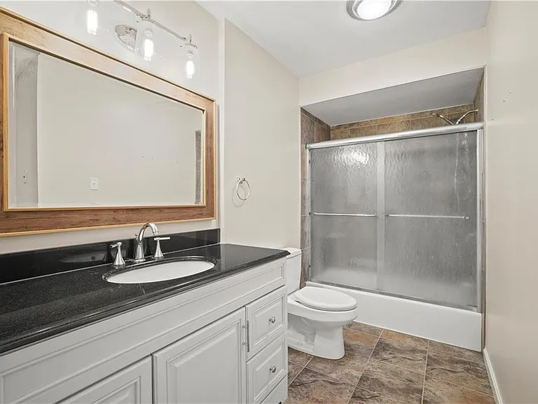 196 Old River Rd #5-F — Photo 15