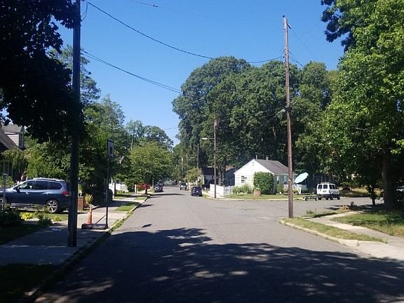 4th image of 301 Seminole Ave
