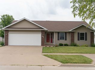 811 E Union St, Pella, IA 50219