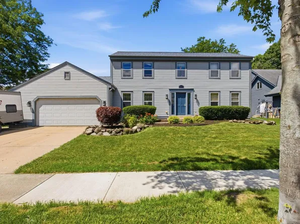 1232 Cavalier DRIVE, Waukesha, WI 53186