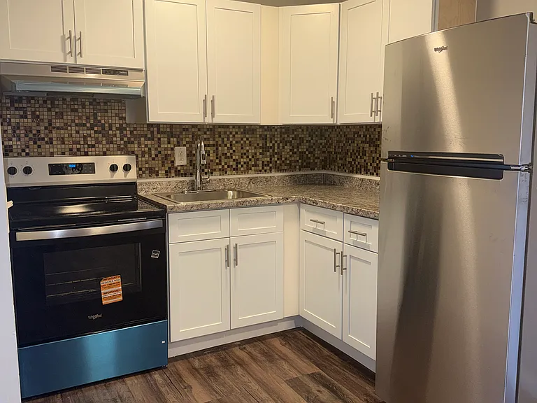 Garden Hill Apartments — Photo 19