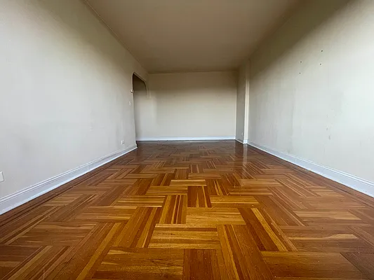 Rented by Hillel Realty Group | media 21