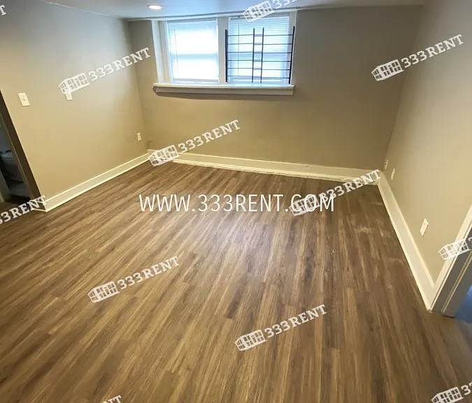 532 Gladstone Blvd #15 — Photo 3