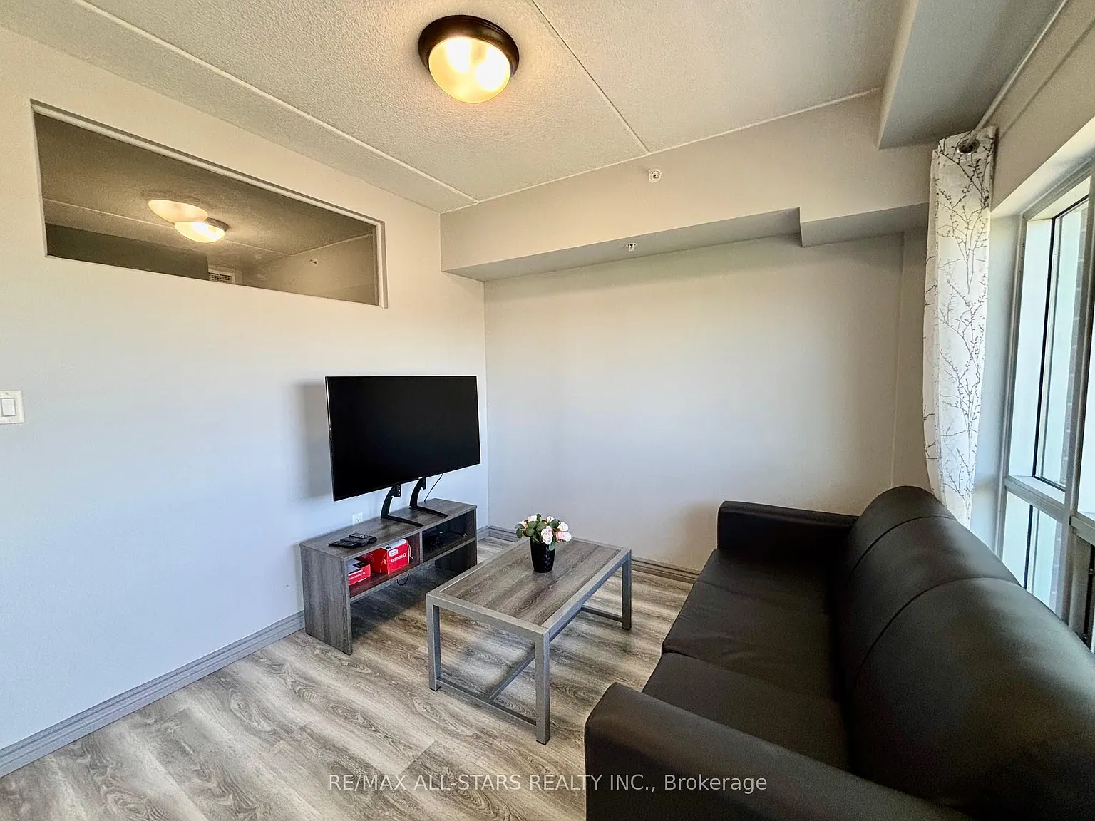 2 bed, $2,500 — Photo 4
