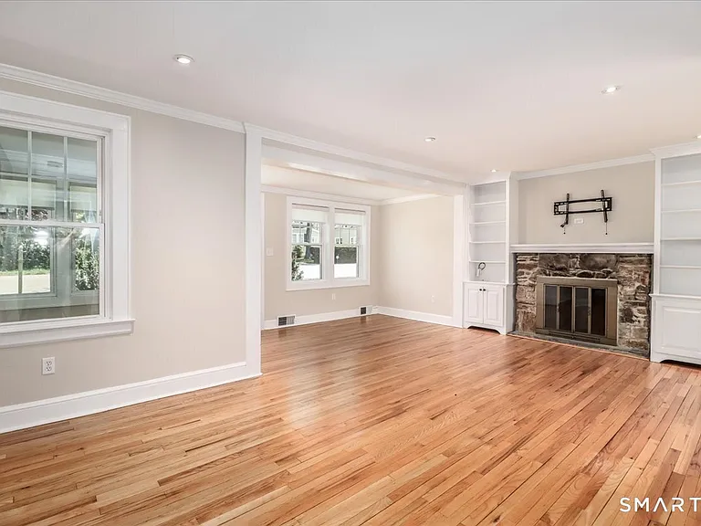 25 Maplewood Ave — Photo 9