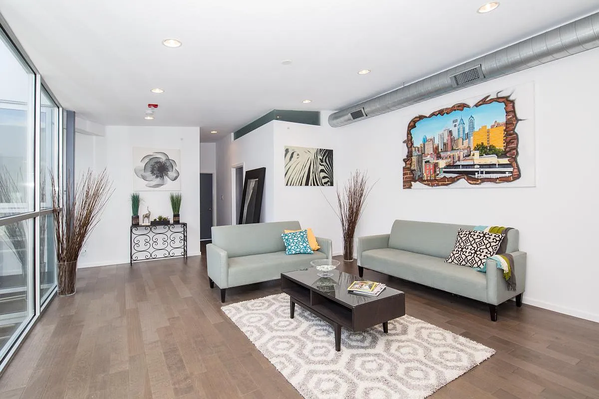 3 bed, 1350 sqft, $2,300 — Photo 3