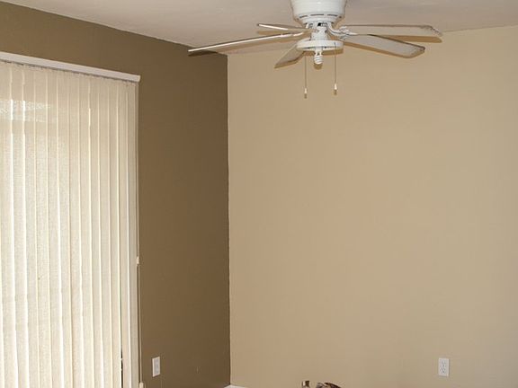 3rd image of 1651 S Juniper St Unit 194