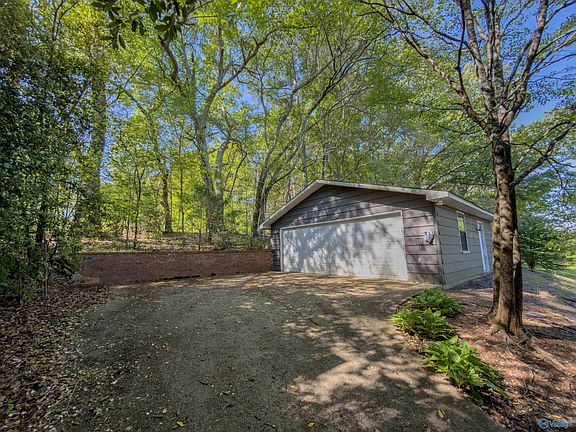 3rd image of 5601 Spring Creek Dr