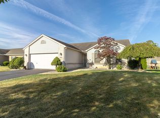 9145 Village Meadows Dr, Temperance, MI 48182