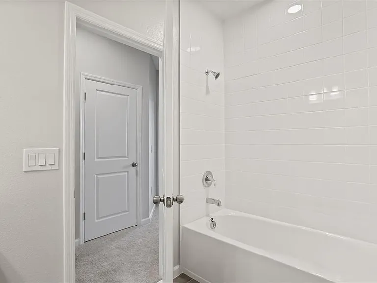 1394 Mount Royal Dr — Photo 20