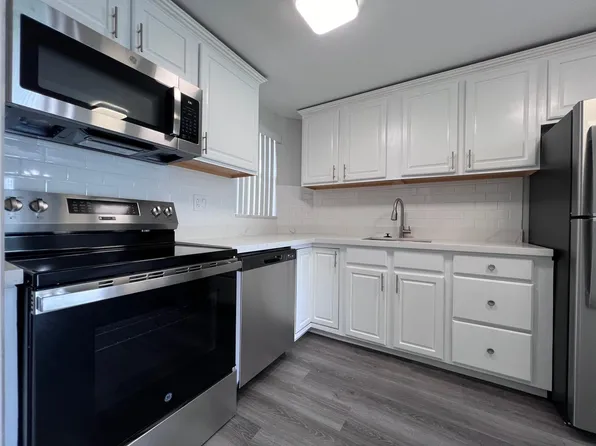 8900 Washington #118, Pembroke Pines, FL 33025