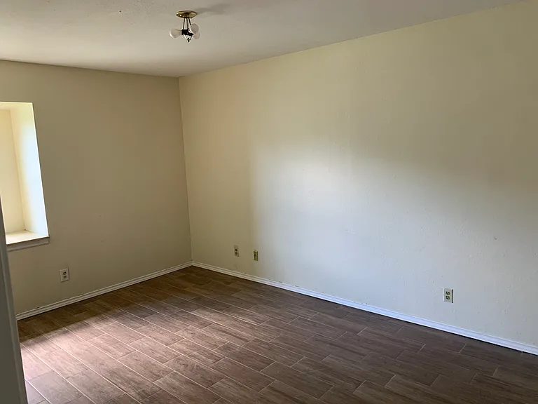 198 Applewood St — Photo 14