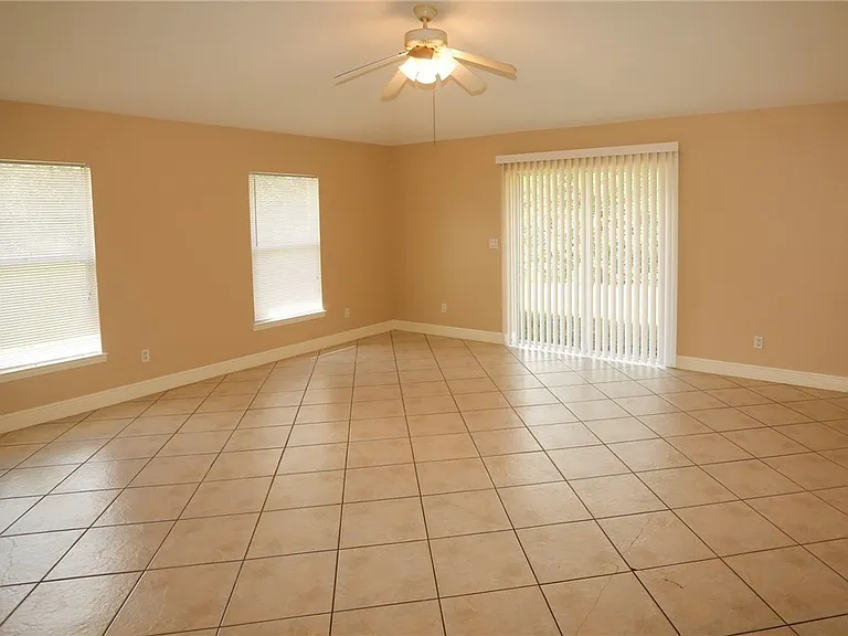 4754 Leonard Blvd S — Photo 2