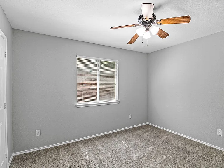 2817 Briargrove Ln — Photo 7