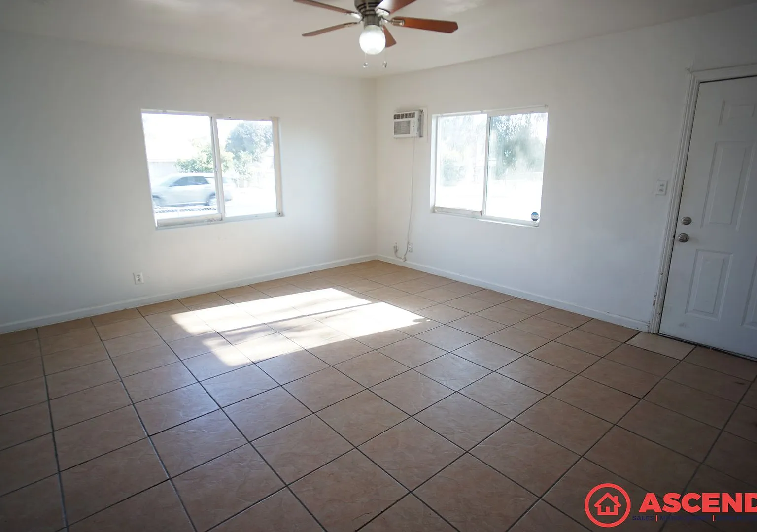 430 Crawford St — Photo 3