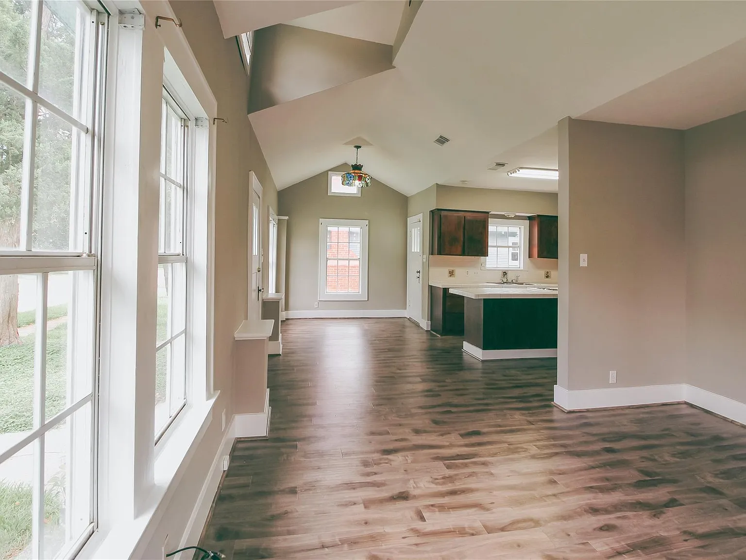 2 bed, 2.0 bath, 1100 sqft, $2,600 — Photo 3