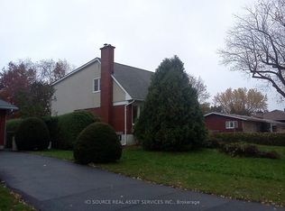 30 Sunnycrest Dr, Ottawa, ON K2E5Y2