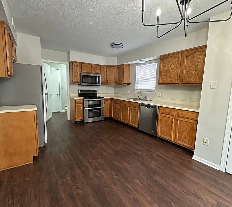 1st image of 3611-3613 Thornhill Cir E #3611