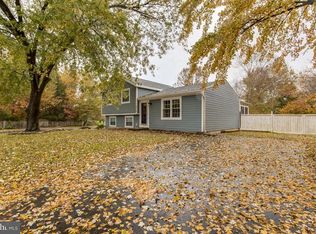 416 Appletree Dr NE, Leesburg, VA 20176
