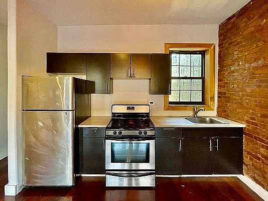 4th image of 47 Putnam Ave #1