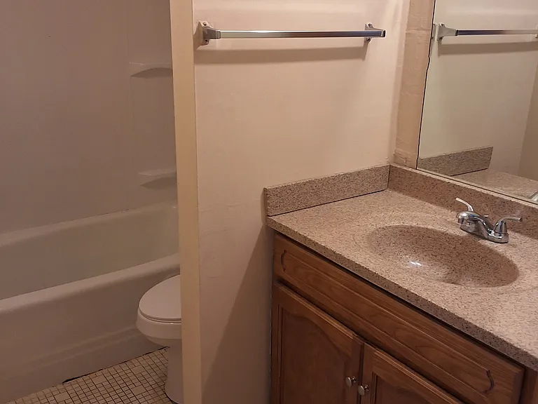 800 Huffine Rd #6 — Photo 2