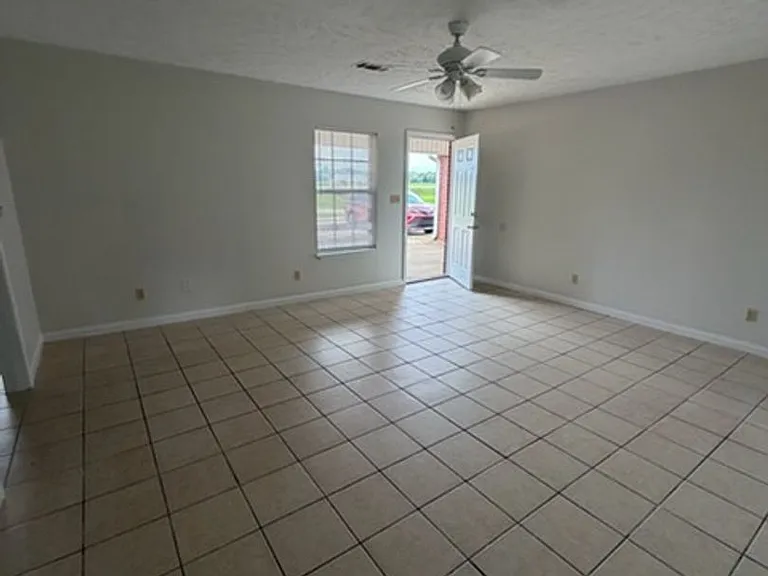10556 Highway 363 — Photo 2