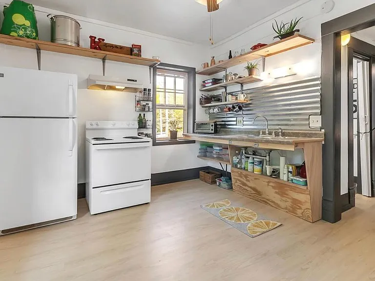 307 E Purl St #B — Photo 7