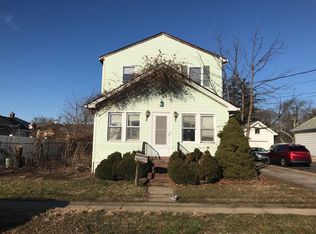 3 Walnut Ave, Farmingdale, NY 11735