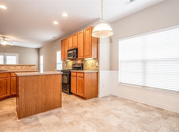 4th image of 10411 Tintinhull Dr