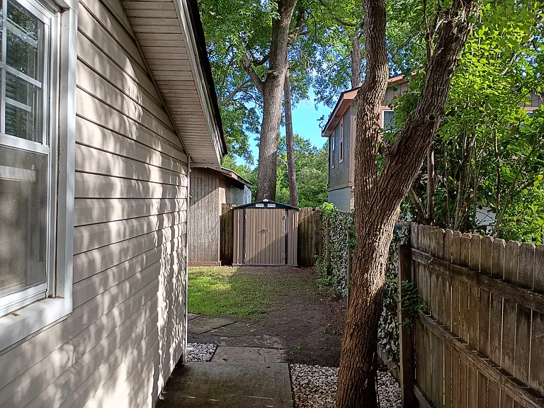 1851 Kittridge Dr — Photo 15
